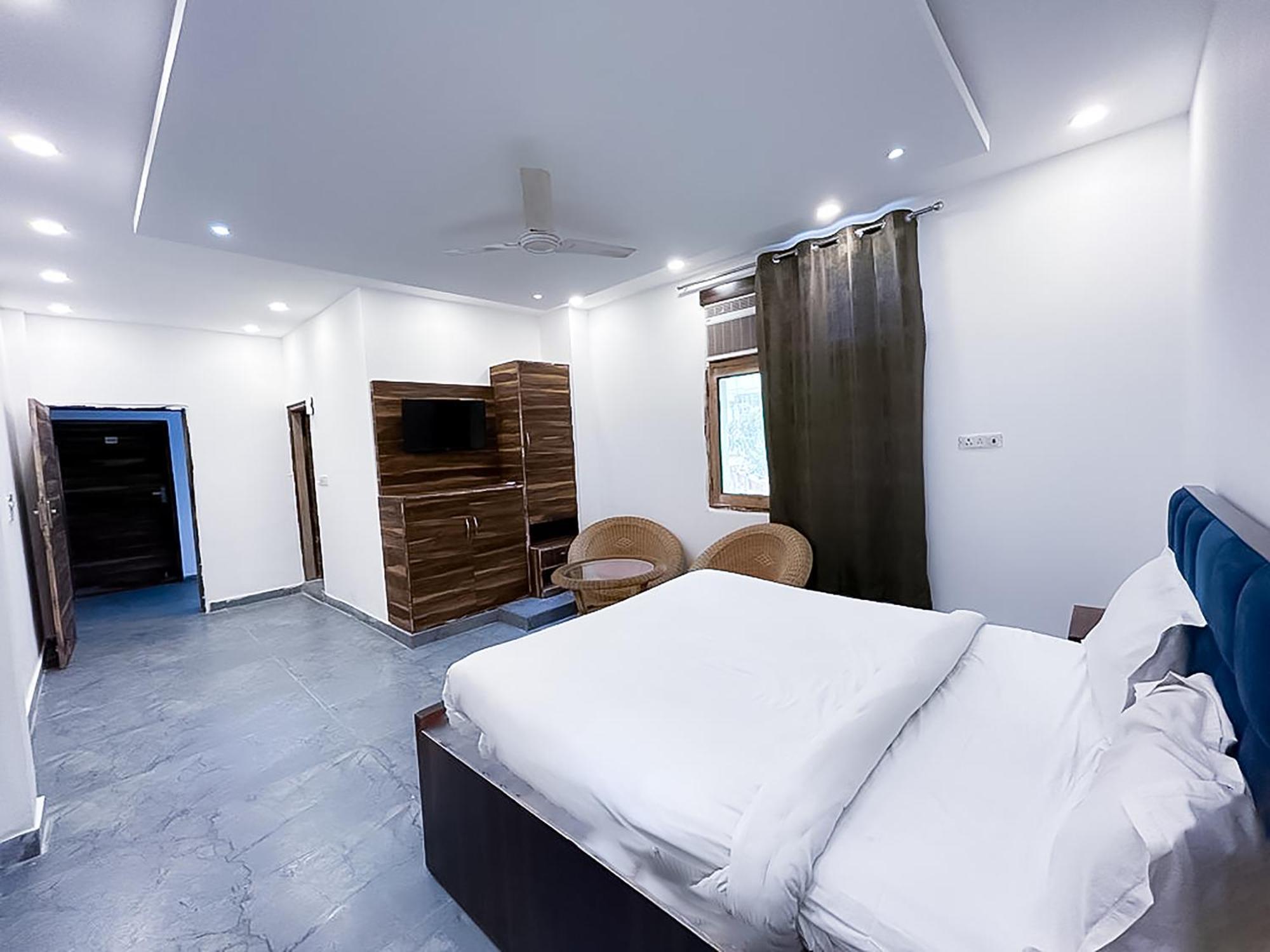Deluxe Room Sec 132 Near Paras Mall 诺伊达 外观 照片