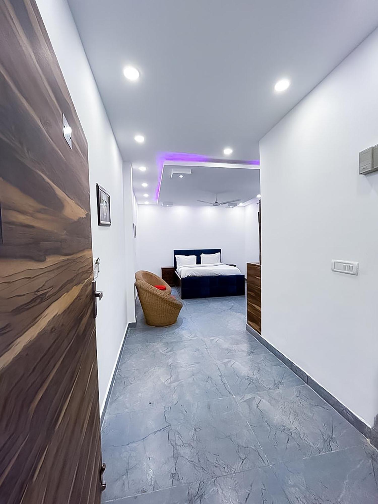 Deluxe Room Sec 132 Near Paras Mall 诺伊达 外观 照片